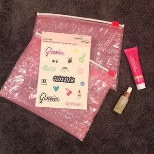 Glossier beauty bundle NWT!